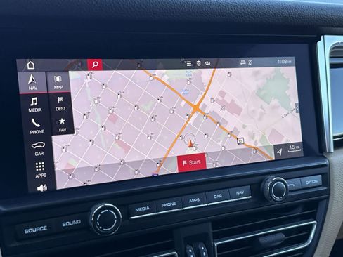 Used 2021 Porsche Macan S image 22