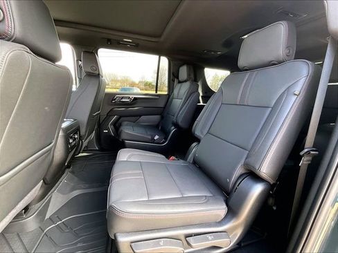 New 2026 Chevrolet Suburban RST image 14