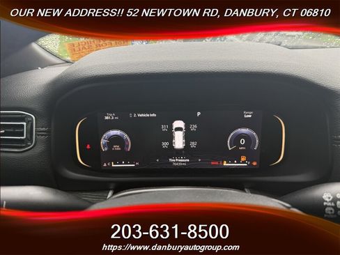 Used 2022 Jeep Wagoneer Series II AWD/4WD image 12