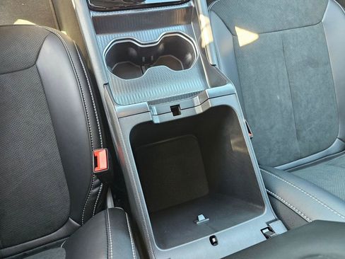 New 2025 Jeep Grand Cherokee Altitude image 24