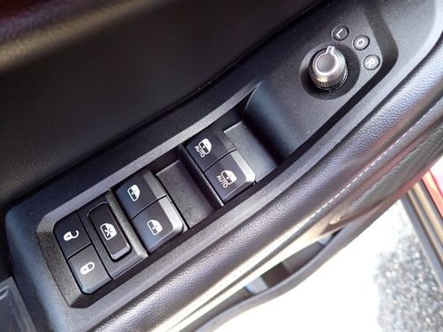 Used 2023 Jeep Grand Cherokee Limited w/ Black Appearance Package AWD/4WD image 16