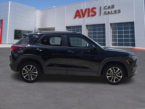 Used 2025 Chevrolet TrailBlazer LT AWD/4WD image 5