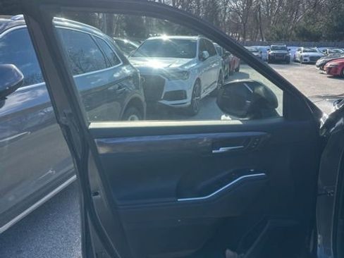 Used 2025 Toyota Highlander Platinum image 15