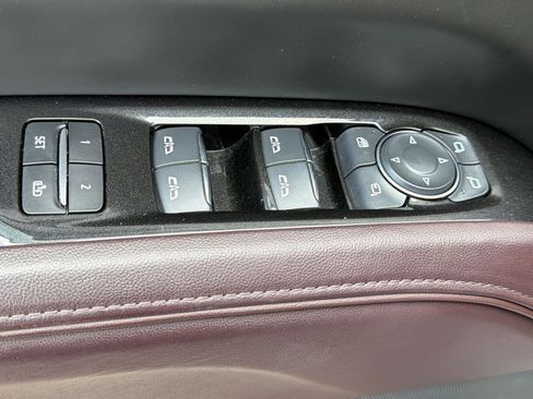 Used 2024 Cadillac Escalade Sport Platinum w/ LPO, ONYX Package AWD/4WD image 13
