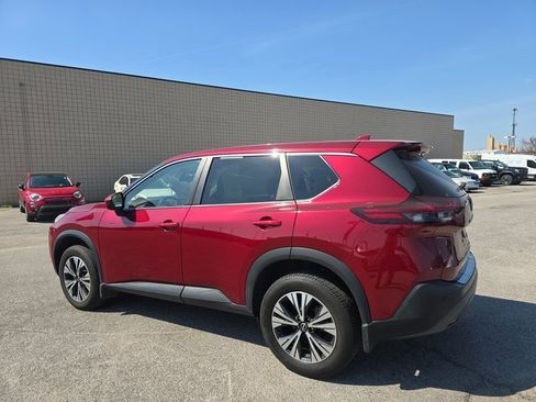 Used 2023 Nissan Rogue SV image 7