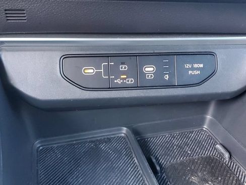 Certified 2025 Kia Carnival SX Prestige FWD image 29