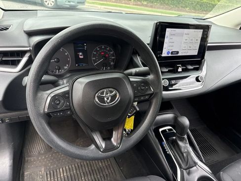 Used 2023 Toyota Corolla LE FWD image 9