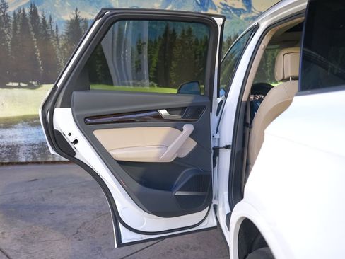 Used 2018 Audi Q5 2.0T Premium Plus w/ Premium Plus Package image 38