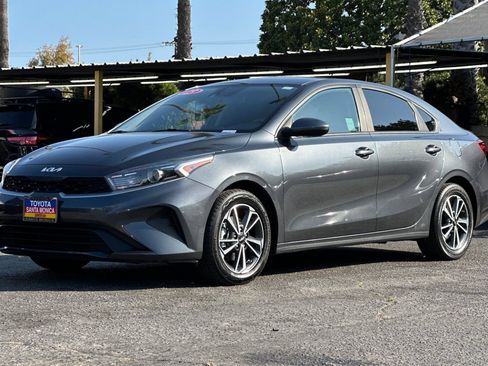 Used 2023 Kia Forte LXS FWD image 8