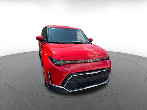 Used 2025 Kia Soul LX w/ LX Technology Package image 2