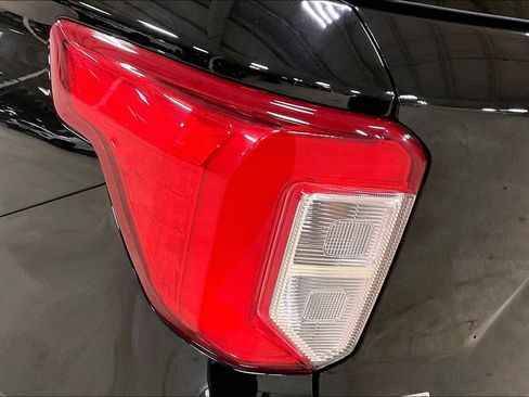 Certified 2023 Ford Explorer XLT w/ Equipment Group 202A AWD/4WD image 28