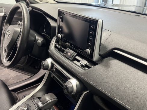 Used 2020 Toyota RAV4 Limited AWD/4WD image 25