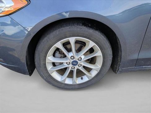 Used 2019 Ford Fusion SE FWD image 10