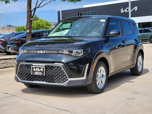 New 2025 Kia Soul S image 2