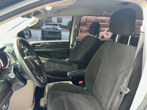 Used 2016 Dodge Grand Caravan SE w/ Quick Order Package 29E SE image 16