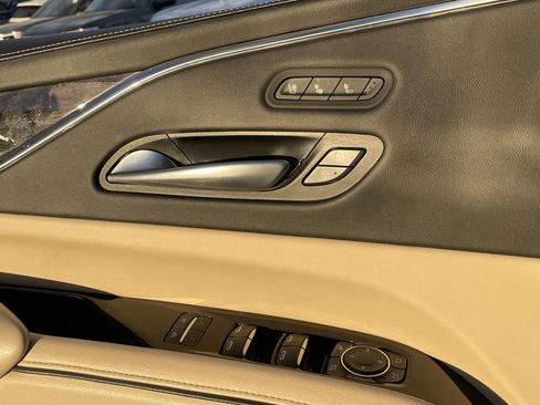 Used 2023 Cadillac Escalade ESV Premium Luxury image 20