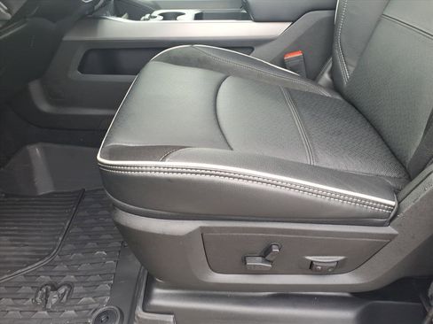 New 2026 RAM 2500 Laramie AWD/4WD image 17