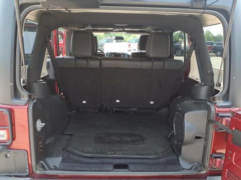 Used 2012 Jeep Wrangler Unlimited Sport AWD/4WD image 14