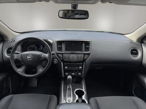 Used 2019 Nissan Pathfinder SV AWD/4WD image 18