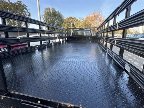 Used 2018 Ford F550 2WD Regular Cab Super Duty image 21