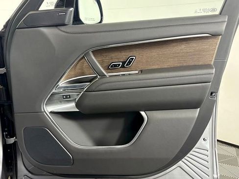 New 2025 Land Rover Range Rover SE image 20