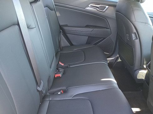 New 2026 Kia Sportage EX image 8