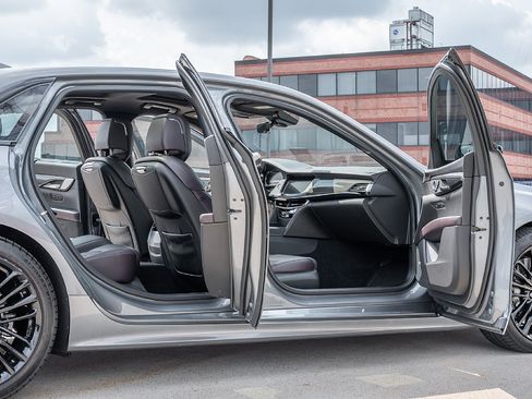 Used 2019 Cadillac CT6 V w/ Driver Assist Package AWD/4WD image 13