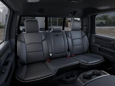 New 2026 RAM 2500 Laramie AWD/4WD image 16