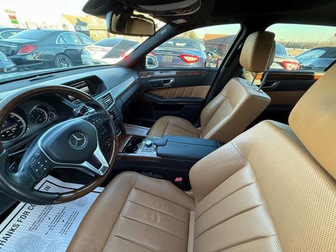 Used 2013 Mercedes-Benz E 550 4MATIC Sedan image 11
