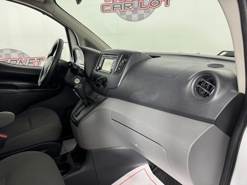 Used 2018 Nissan NV200 SV w/ Navigation Package FWD image 11