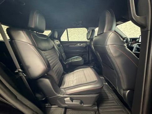 Used 2025 Ford Explorer ST-Line w/ Premium Package RWD image 12