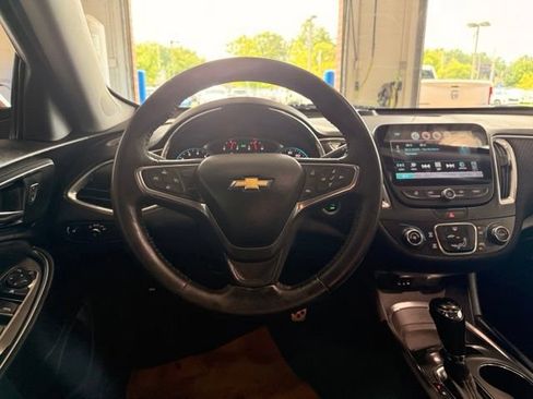 Used 2016 Chevrolet Malibu LT FWD image 20