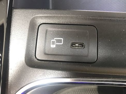 Used 2023 Mercedes-Benz GLB 250 image 20