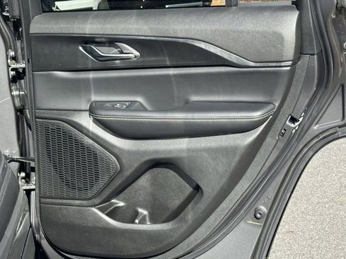 New 2025 Jeep Grand Cherokee Altitude image 24