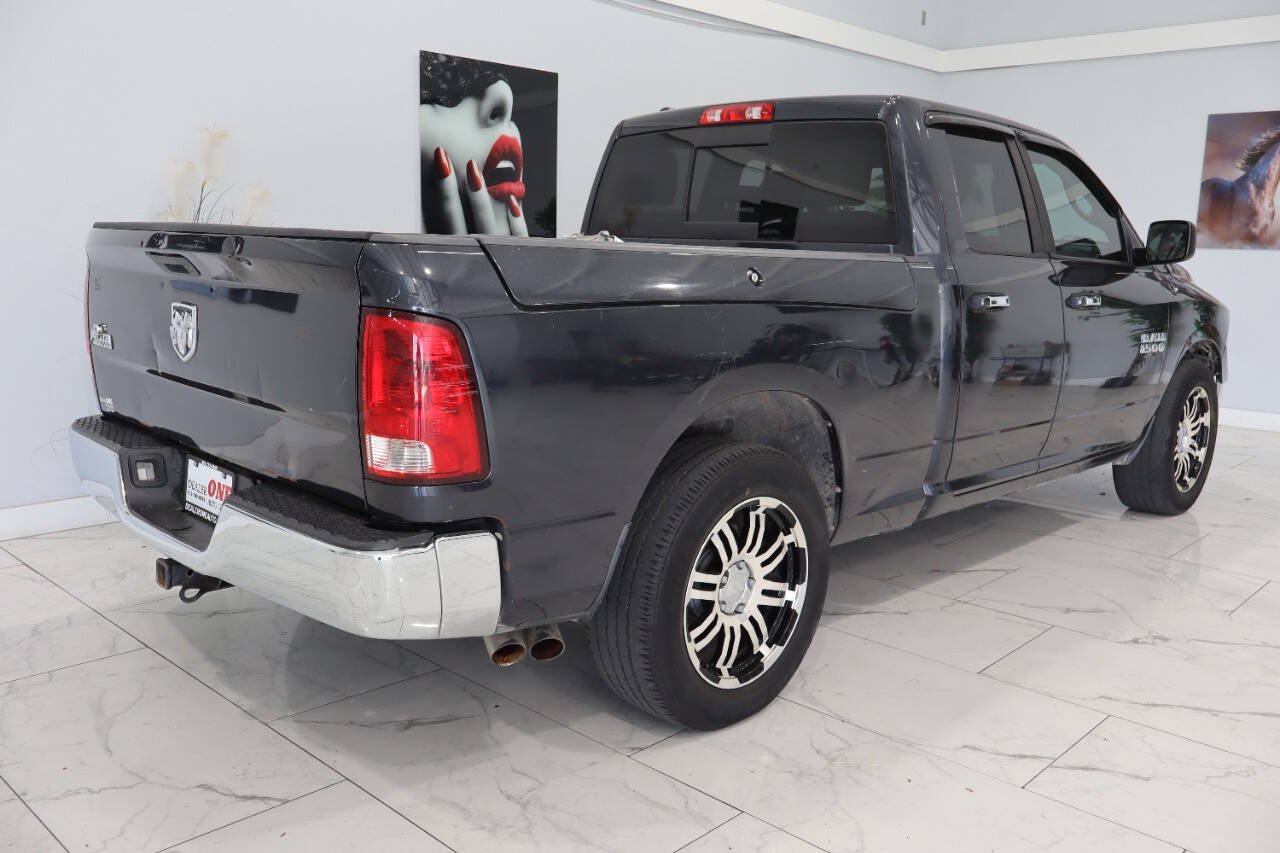 Used 2013 RAM 1500 SLT RWD image 3