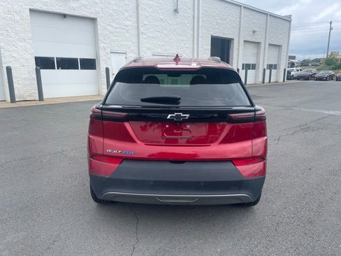 Used 2023 Chevrolet Bolt EUV LT w/ Convenience Package FWD image 6