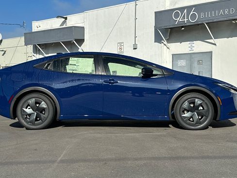 New 2026 Toyota Prius Plug-In Hybrid image 9