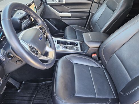 Used 2022 Ford Explorer Limited w/ Equipment Group 301A image 14