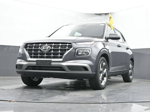 Used 2025 Hyundai Venue SEL FWD image 38