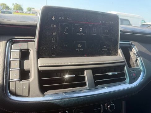 Used 2023 GMC Yukon SLT w/ SLT Premium Package AWD/4WD image 17
