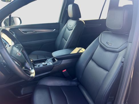 Used 2025 Cadillac XT6 Luxury w/ LPO, Floor Liner Package image 21