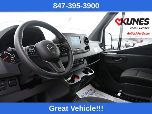 Used 2024 Mercedes-Benz Sprinter 2500 image 16