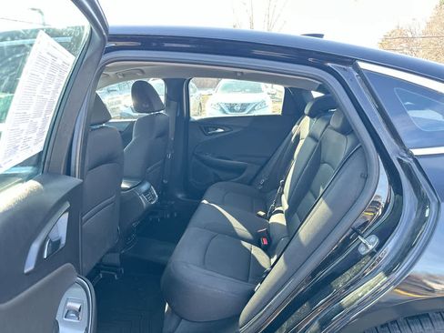 Used 2017 Chevrolet Malibu LT image 25