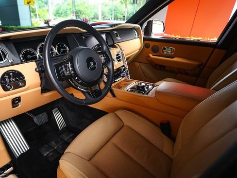 Used 2022 Rolls-Royce Cullinan AWD/4WD image 36