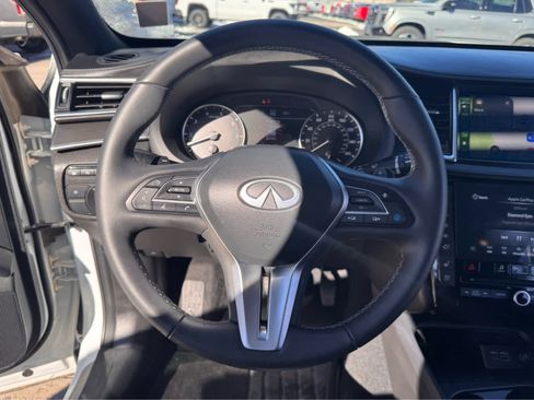 Used 2024 INFINITI QX55 Essential image 12