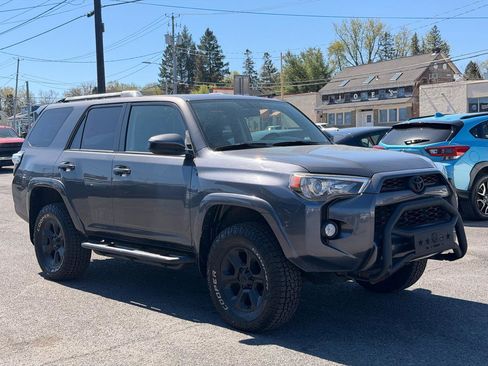 Used 2016 Toyota 4Runner SR5 AWD/4WD image 3