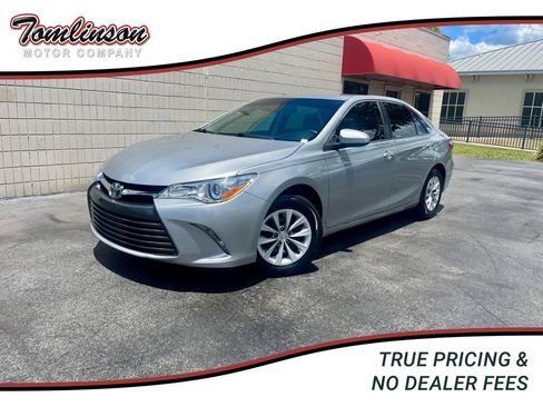 Used 2016 Toyota Camry LE FWD image 1