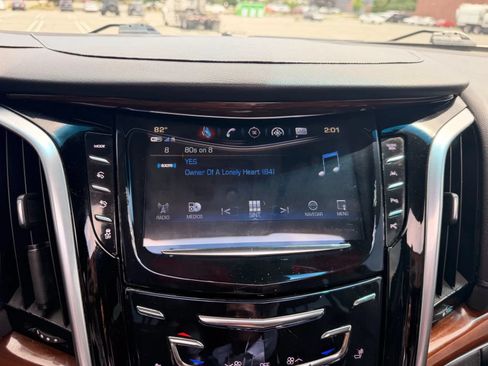Used 2020 Cadillac Escalade ESV Luxury AWD/4WD image 33