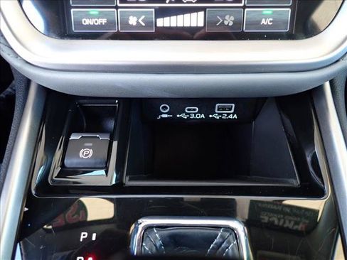 Certified 2025 Subaru Outback Premium AWD/4WD image 20
