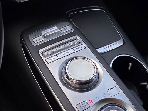 Used 2025 Genesis GV70 2.5T image 39